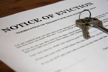 How Our Professional Process Servers Benefit Law Firms in Eviction Cases