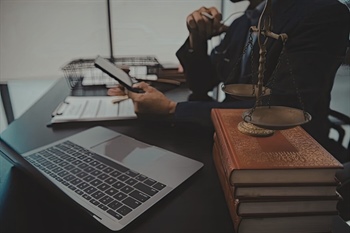 Direct State vs. Third-Party Databases: Ensuring Accuracy in Minnesota UCC Searches